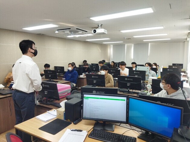 20221013_22년 IT 1차_수료식(2).jpg