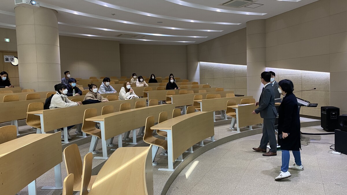 동남보건대학교_설명회 사진 (1).jpg