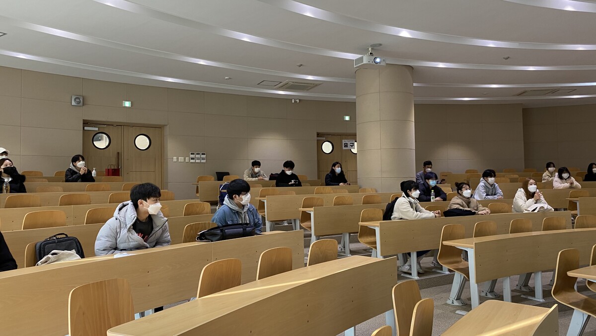 동남보건대학교_설명회 사진 (2).jpg