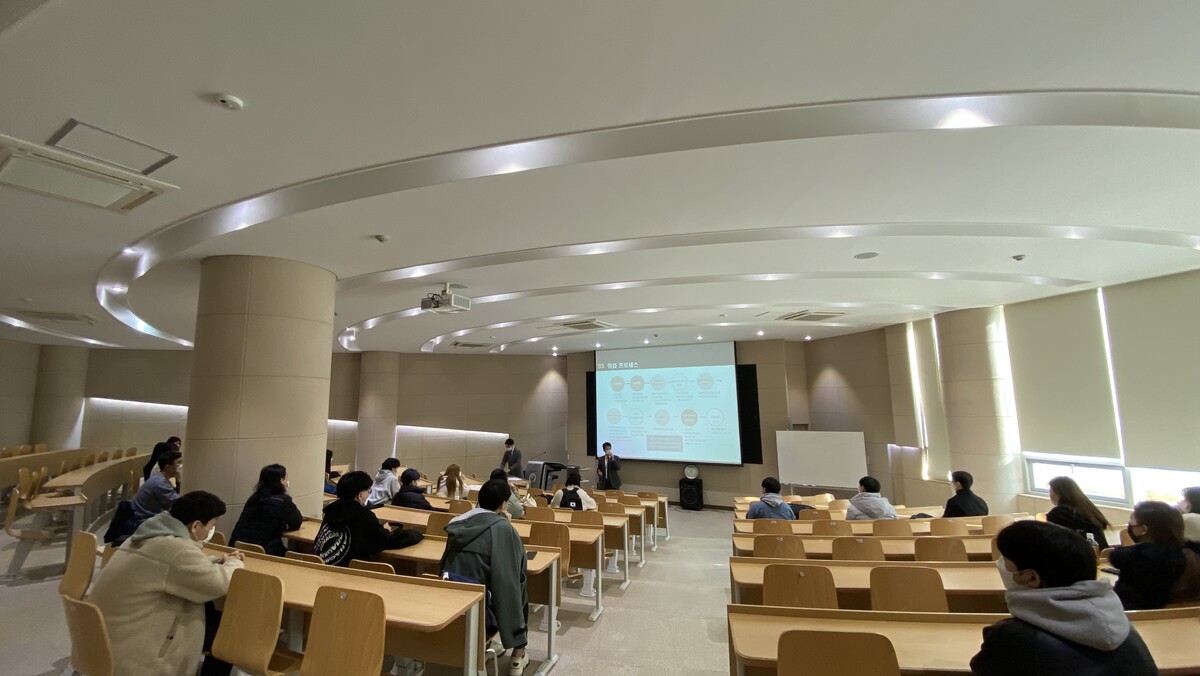 동남보건대학교_설명회 사진 (3).jpg
