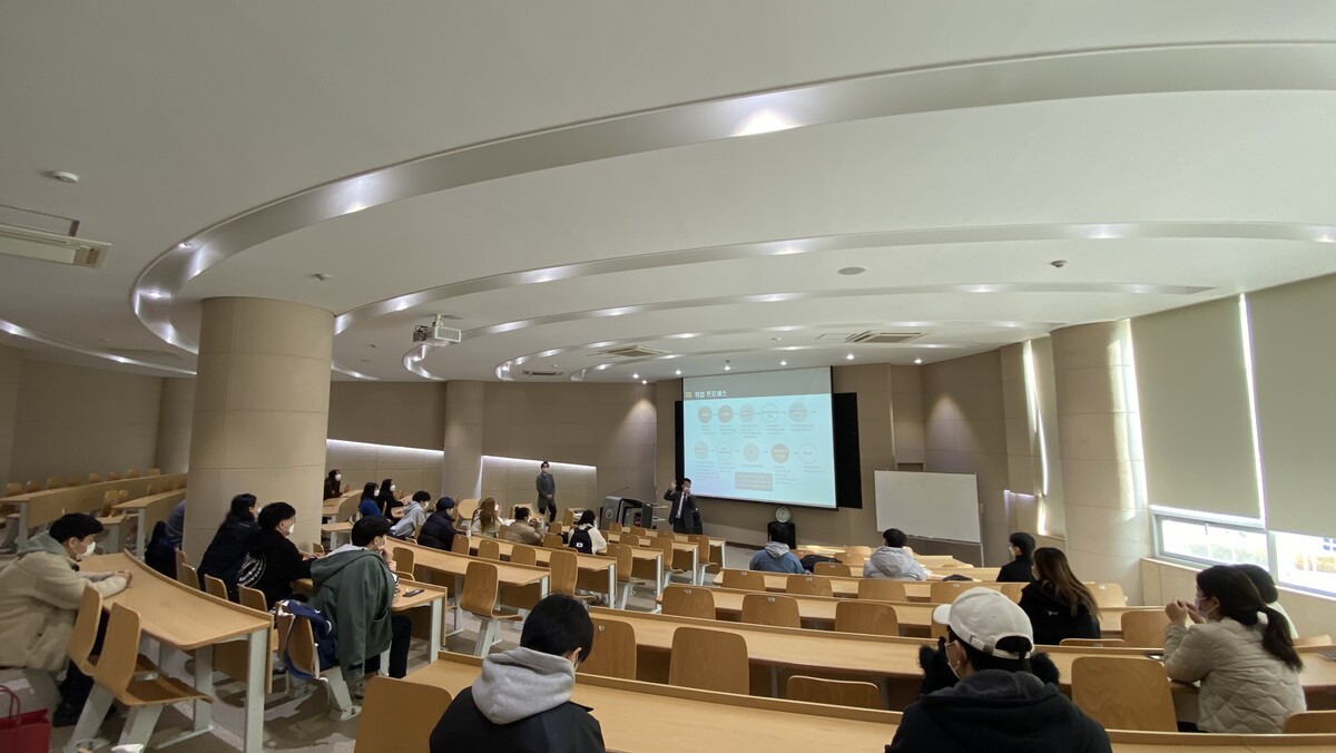 동남보건대학교_설명회 사진 (4).jpg