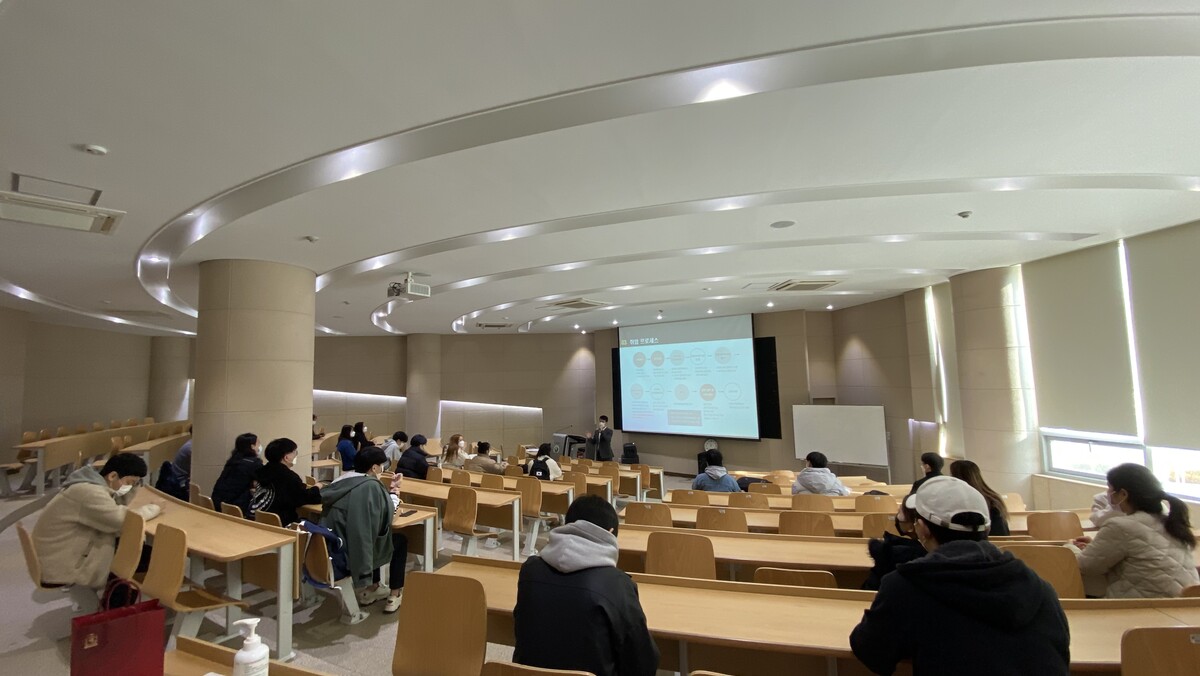 동남보건대학교_설명회 사진 (5).jpg