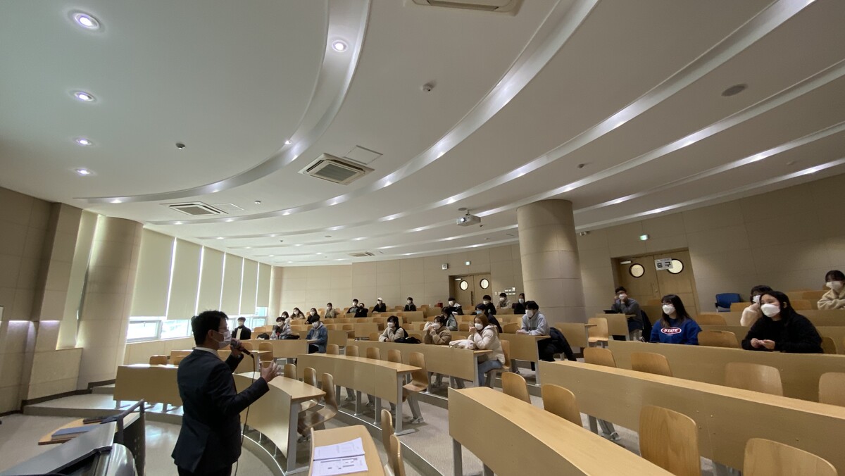 동남보건대학교_설명회 사진 (8).jpg