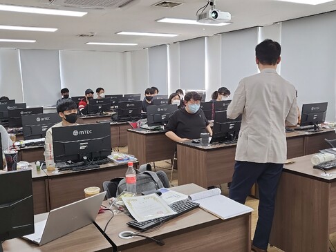 20220504_21년 IT 4차_수료식(1).jpg