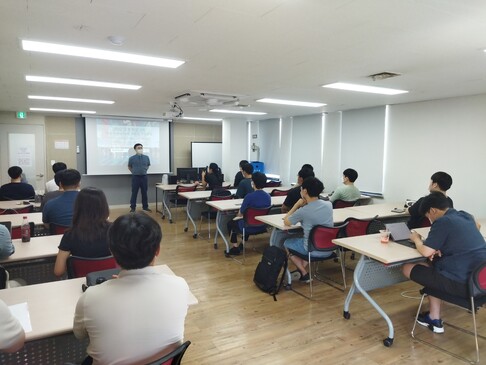 20220812_22년 IT 3차_오리엔테이션_뒤(2).jpg